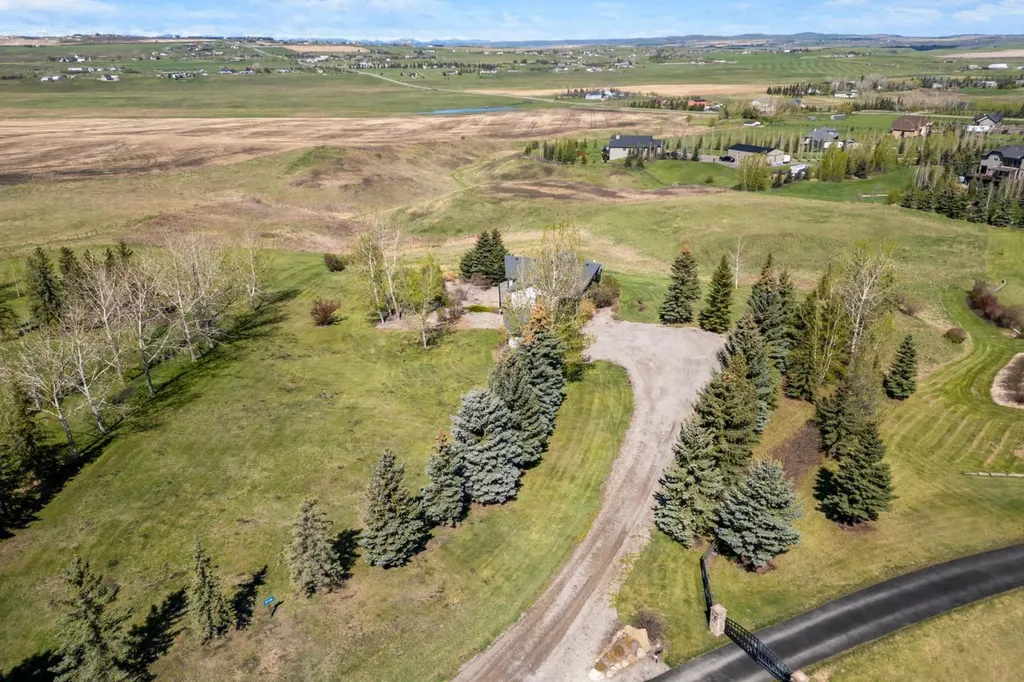 8120 408 Avenue E Rural Foothills County AB T1S 6C4
