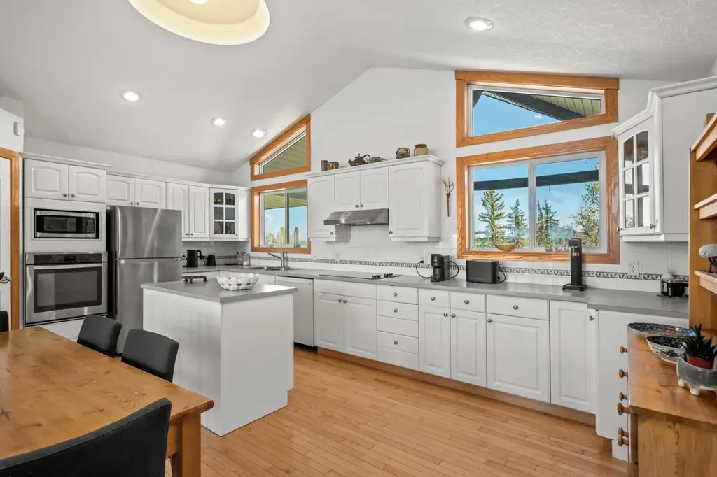8120 408 Avenue E Rural Foothills County AB T1S 6C4