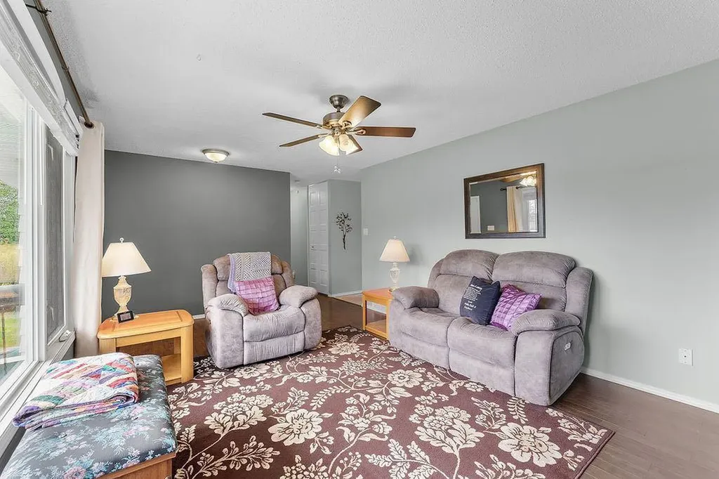 3731 50 Avenue Innisfail AB T4G1J2