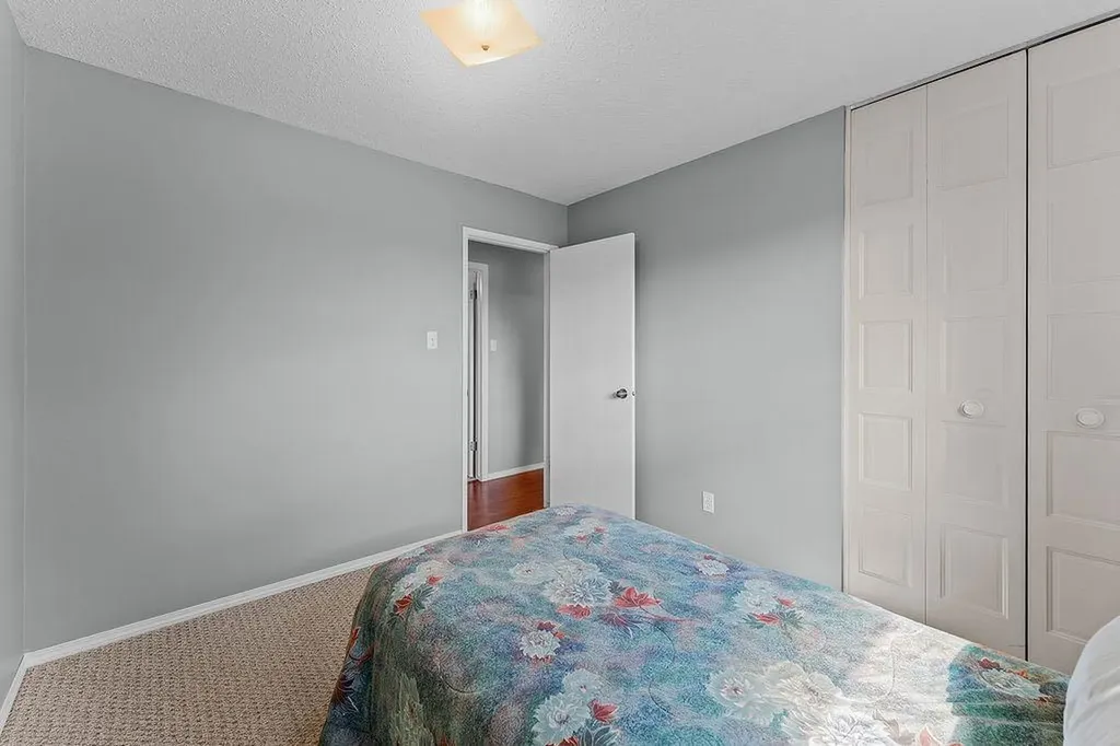 3731 50 Avenue Innisfail AB T4G1J2