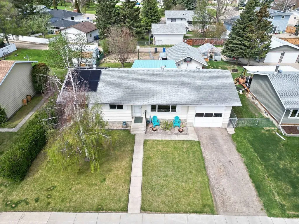 3731 50 Avenue Innisfail AB T4G1J2