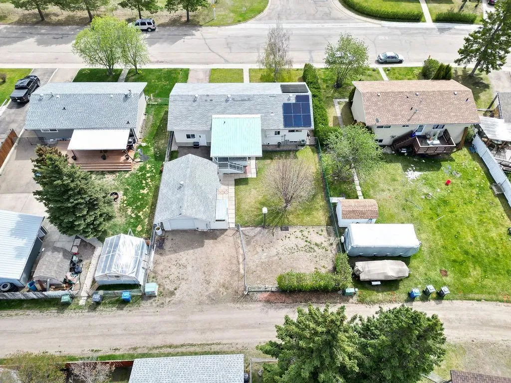 3731 50 Avenue Innisfail AB T4G1J2