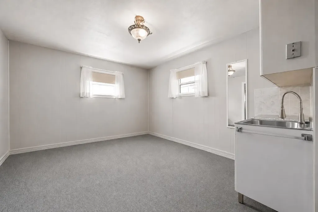 350 4 Street SW Medicine Hat AB T1A6M8