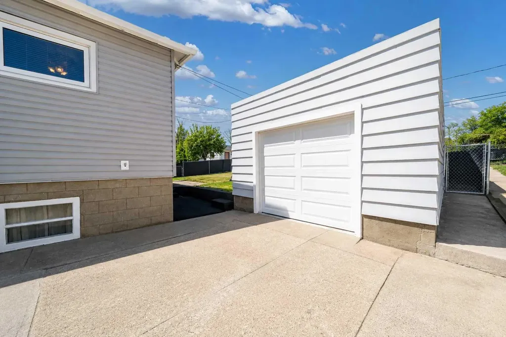 350 4 Street SW Medicine Hat AB T1A6M8