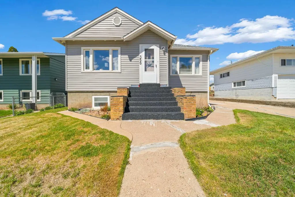 350 4 Street SW Medicine Hat AB T1A6M8