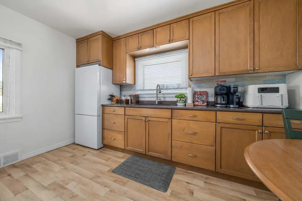 350 4 Street SW Medicine Hat AB T1A6M8
