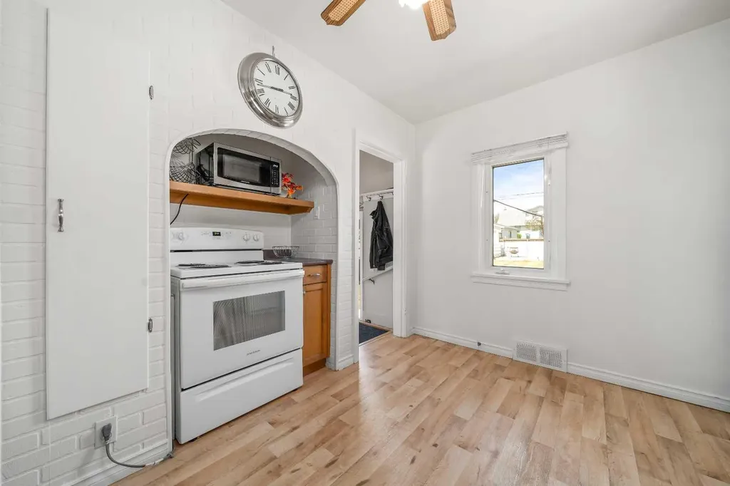 350 4 Street SW Medicine Hat AB T1A6M8