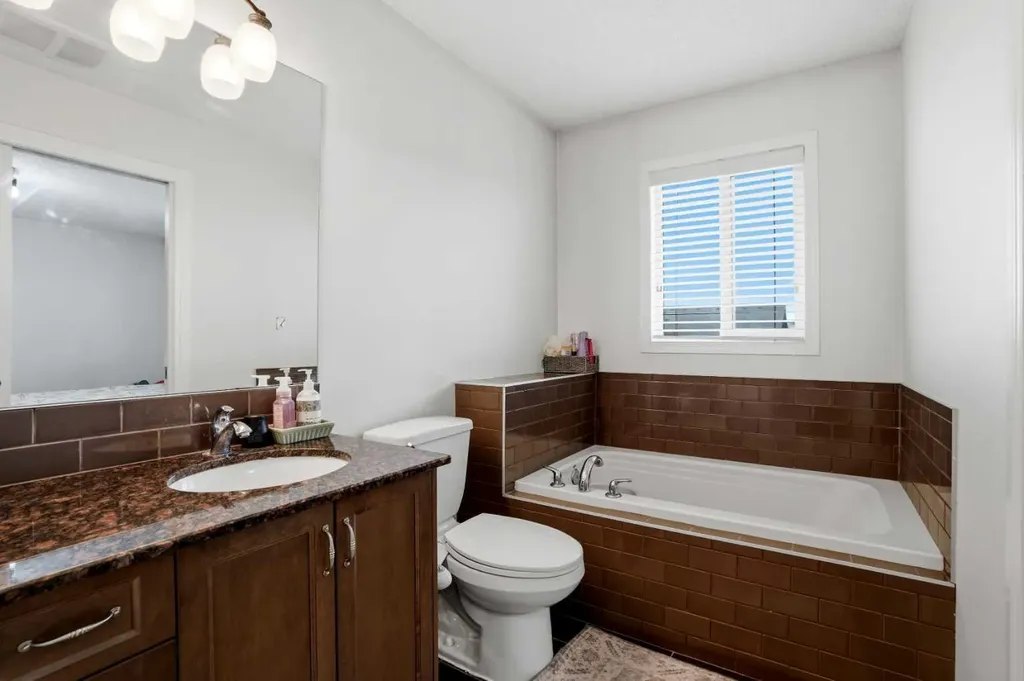 31 Skyview Ranch Lane NE Calgary AB T3N 0L9