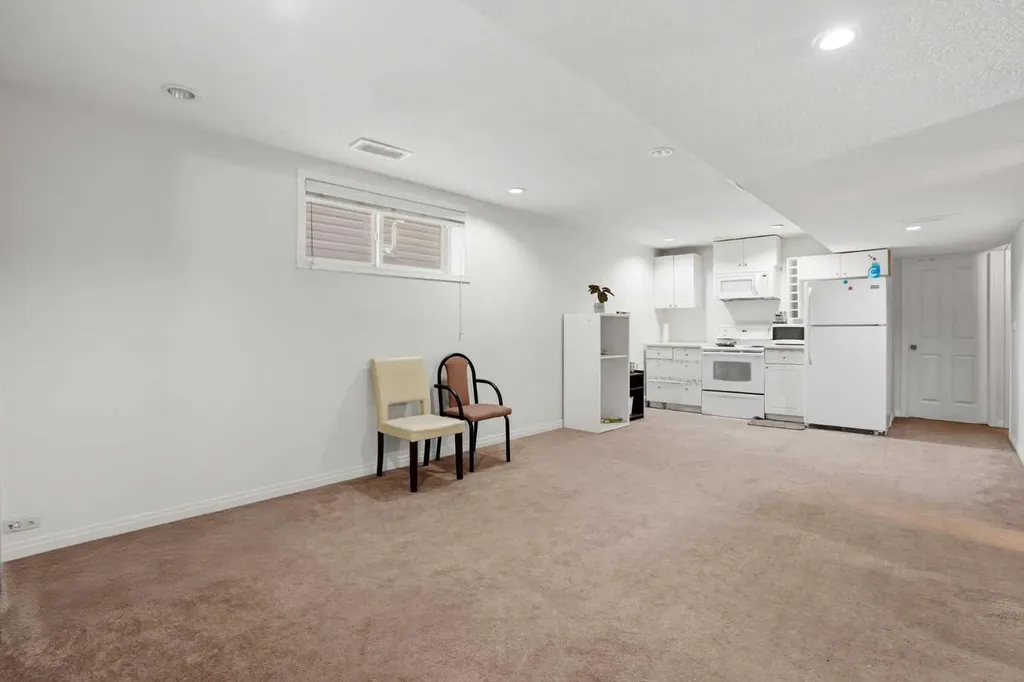 31 Skyview Ranch Lane NE Calgary AB T3N 0L9