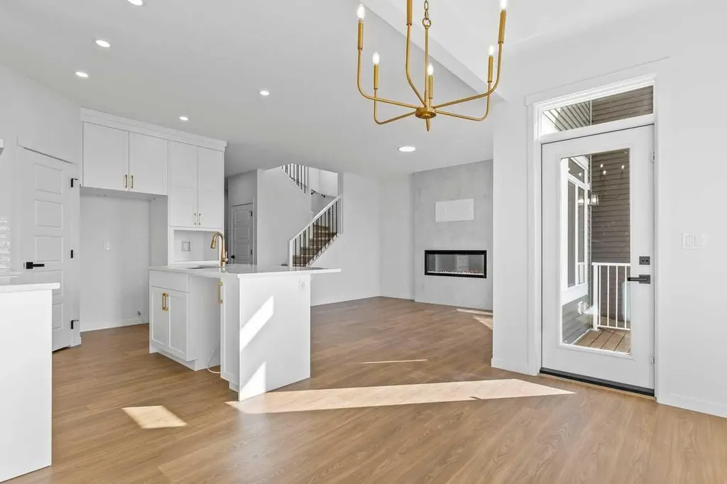 131 Corner Glen Grove NE Calgary AB T3N 2S3