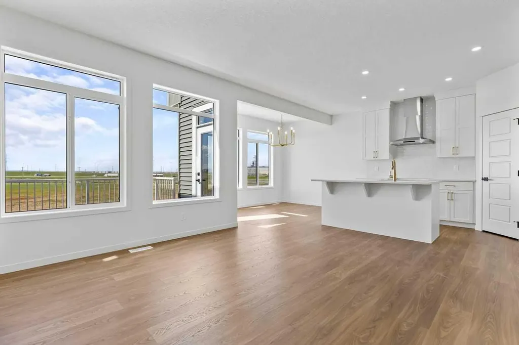 131 Corner Glen Grove NE Calgary AB T3N 2S3