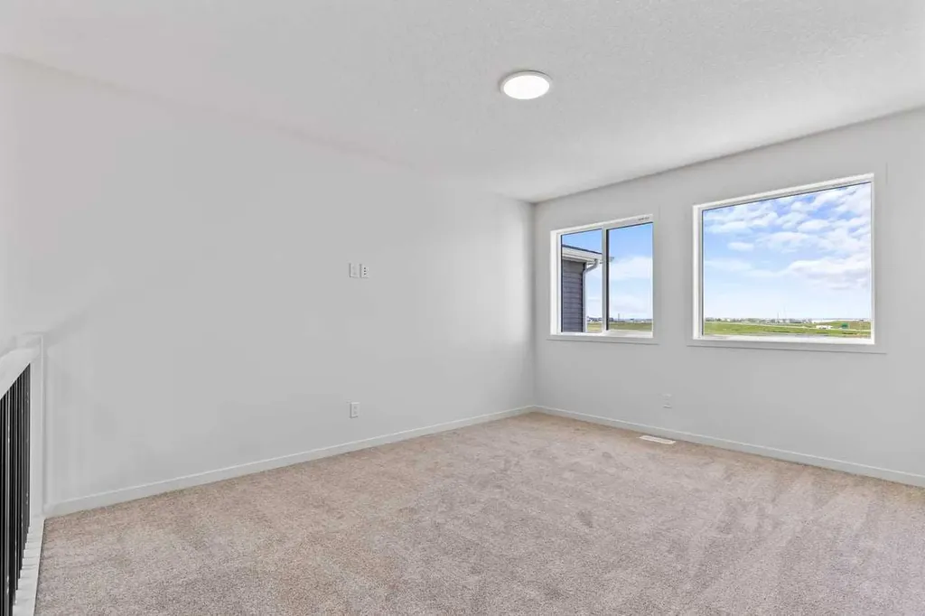131 Corner Glen Grove NE Calgary AB T3N 2S3