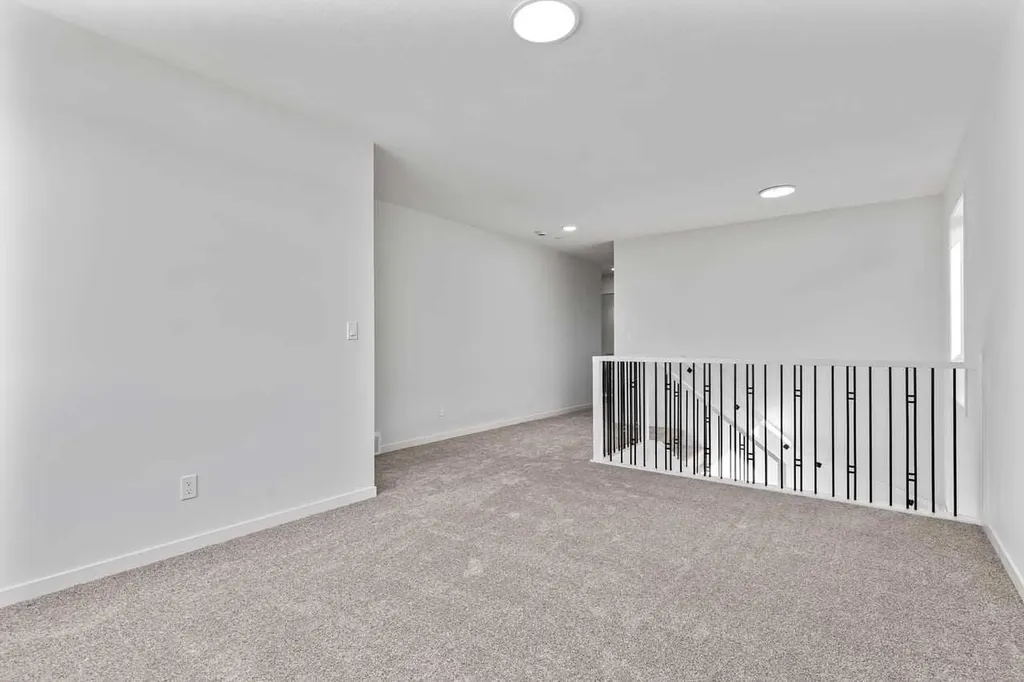 131 Corner Glen Grove NE Calgary AB T3N 2S3