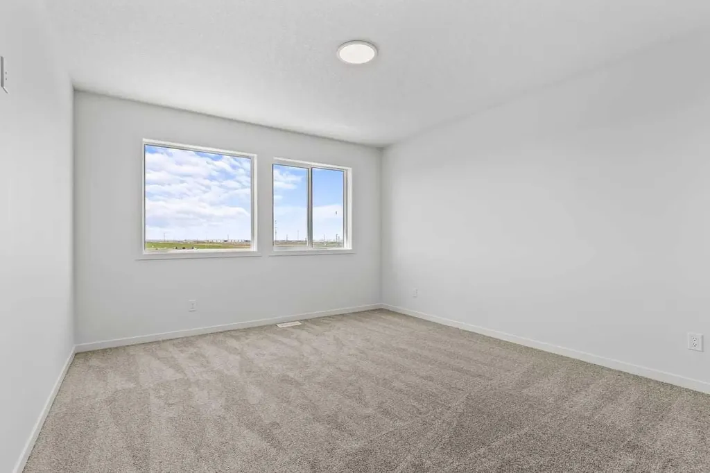 131 Corner Glen Grove NE Calgary AB T3N 2S3