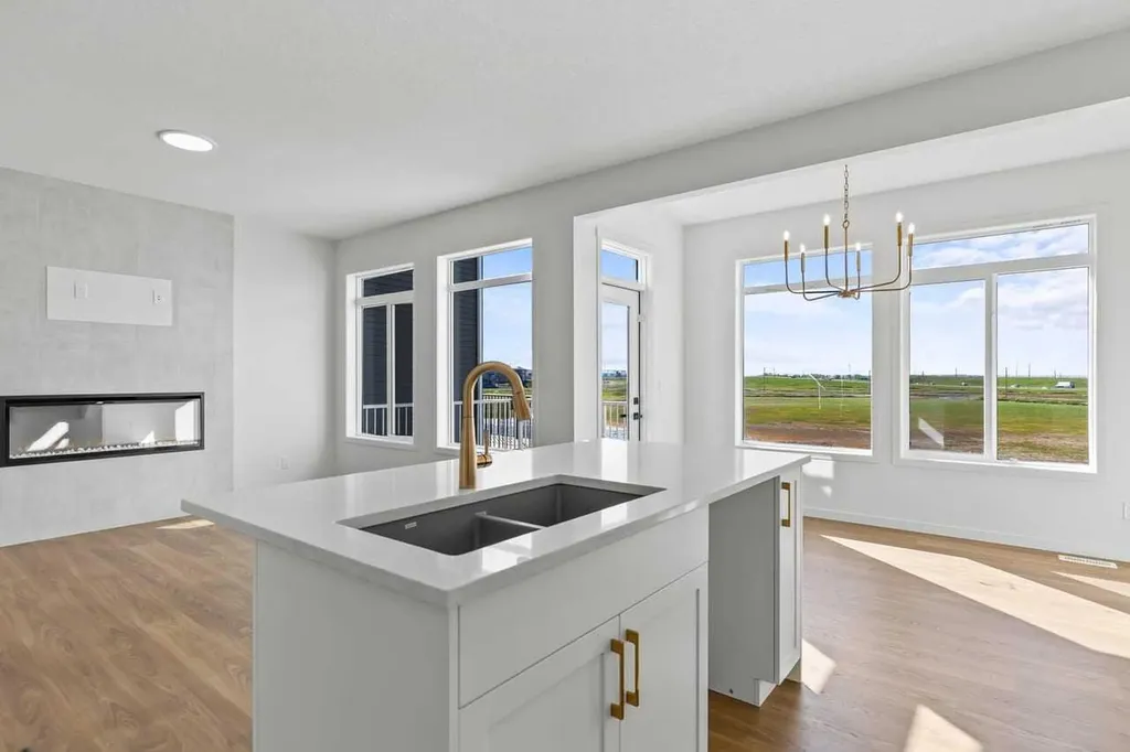 131 Corner Glen Grove NE Calgary AB T3N 2S3