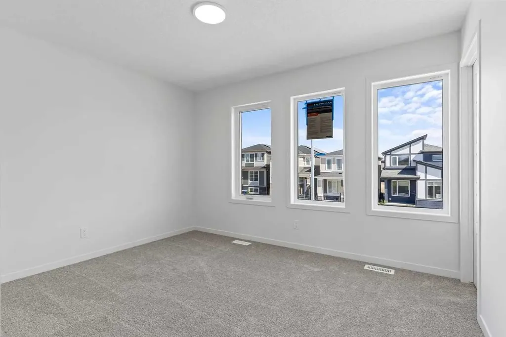 131 Corner Glen Grove NE Calgary AB T3N 2S3