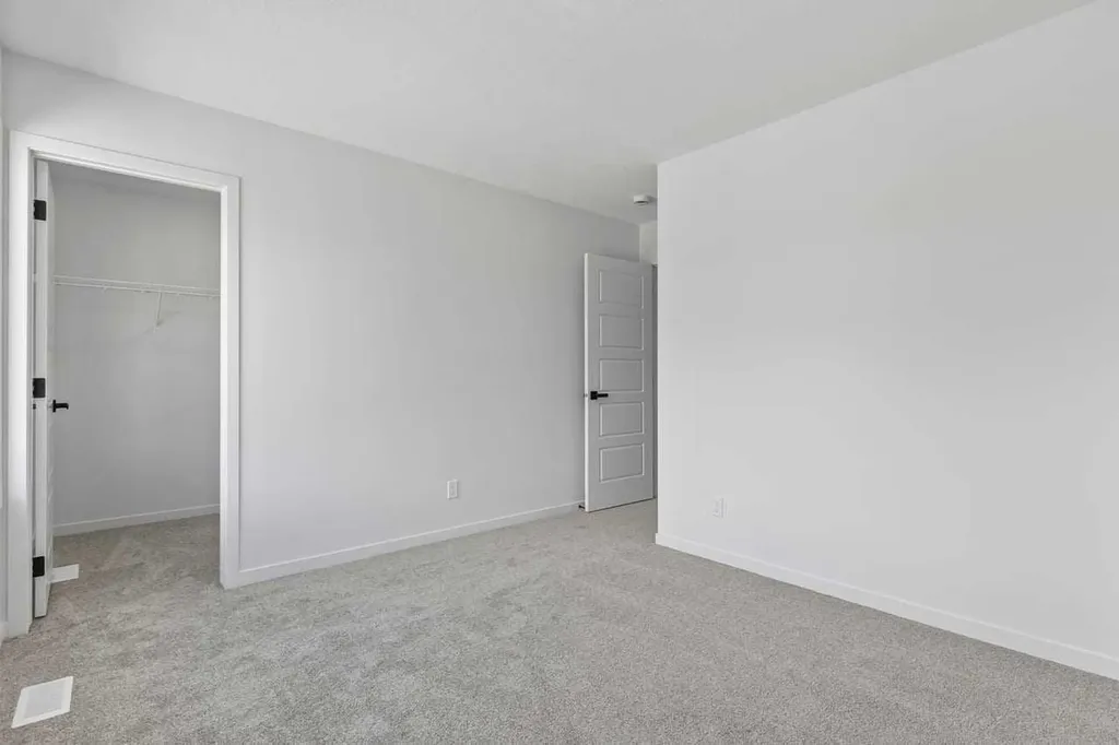 131 Corner Glen Grove NE Calgary AB T3N 2S3