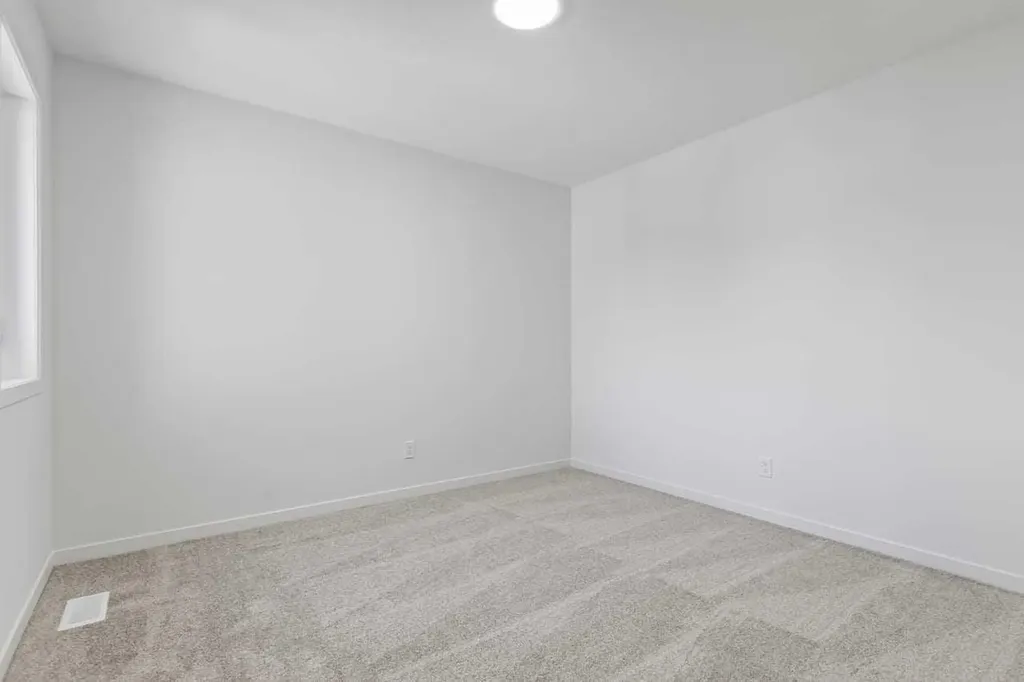 131 Corner Glen Grove NE Calgary AB T3N 2S3