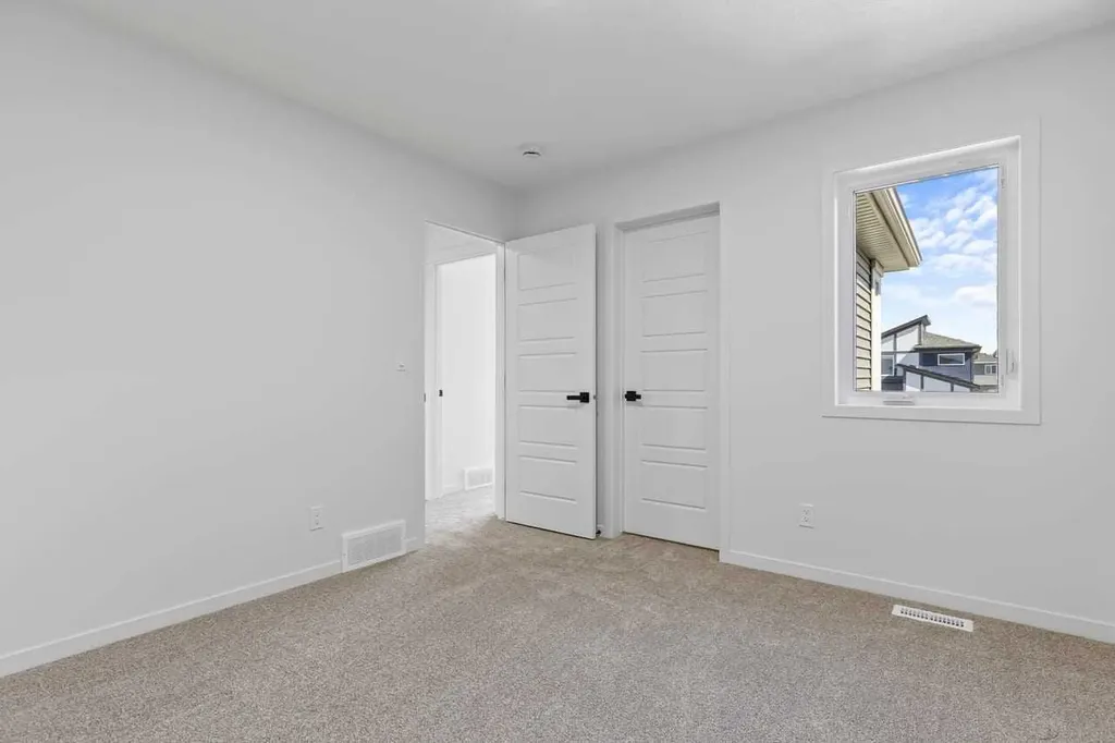 131 Corner Glen Grove NE Calgary AB T3N 2S3