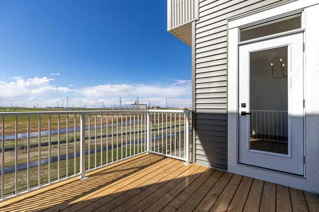 131 Corner Glen Grove NE Calgary AB T3N 2S3