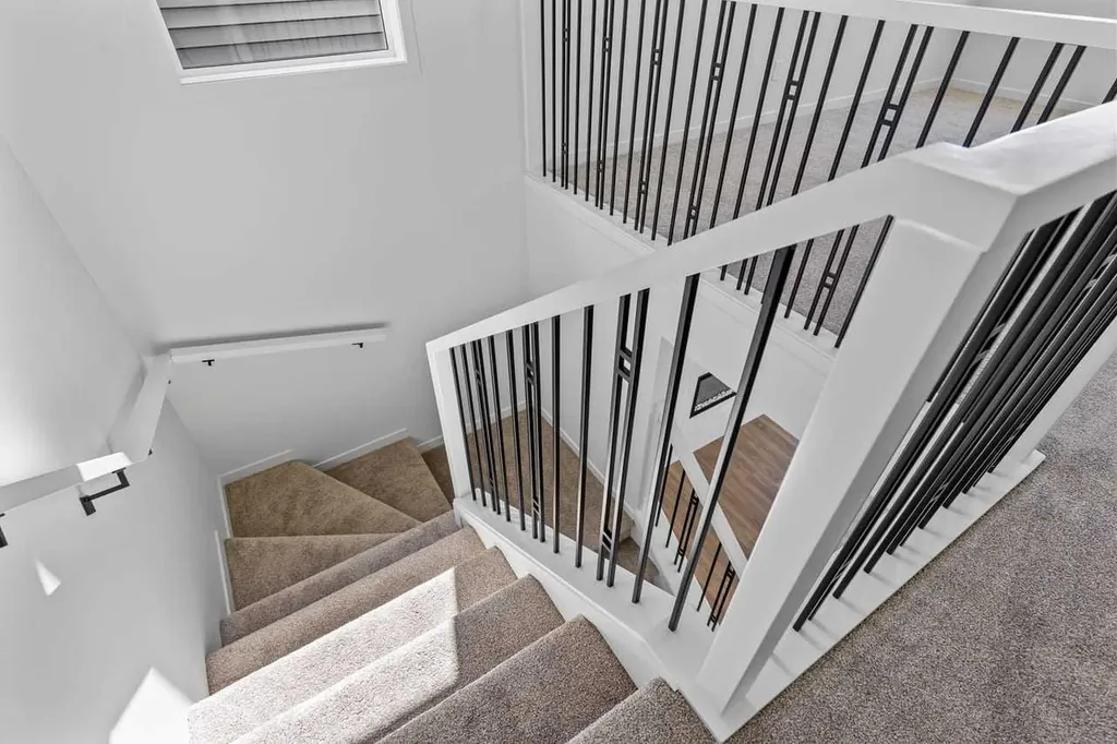 131 Corner Glen Grove NE Calgary AB T3N 2S3