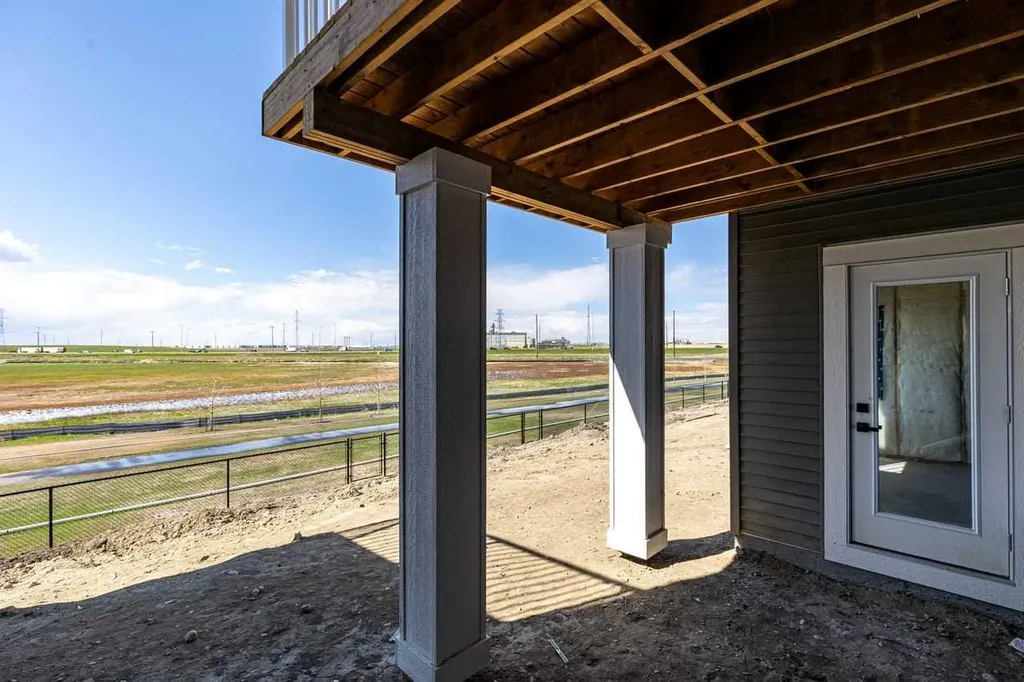 131 Corner Glen Grove NE Calgary AB T3N 2S3