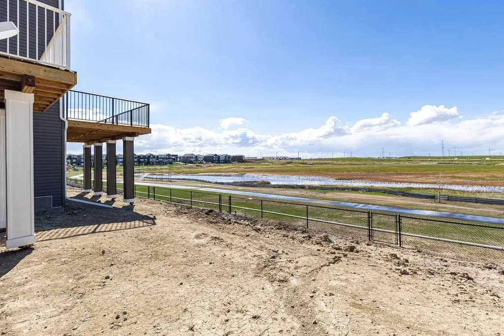 131 Corner Glen Grove NE Calgary AB T3N 2S3
