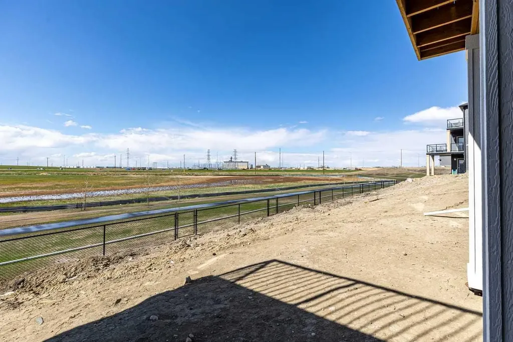 131 Corner Glen Grove NE Calgary AB T3N 2S3