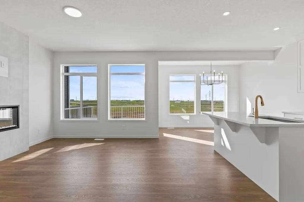 131 Corner Glen Grove NE Calgary AB T3N 2S3