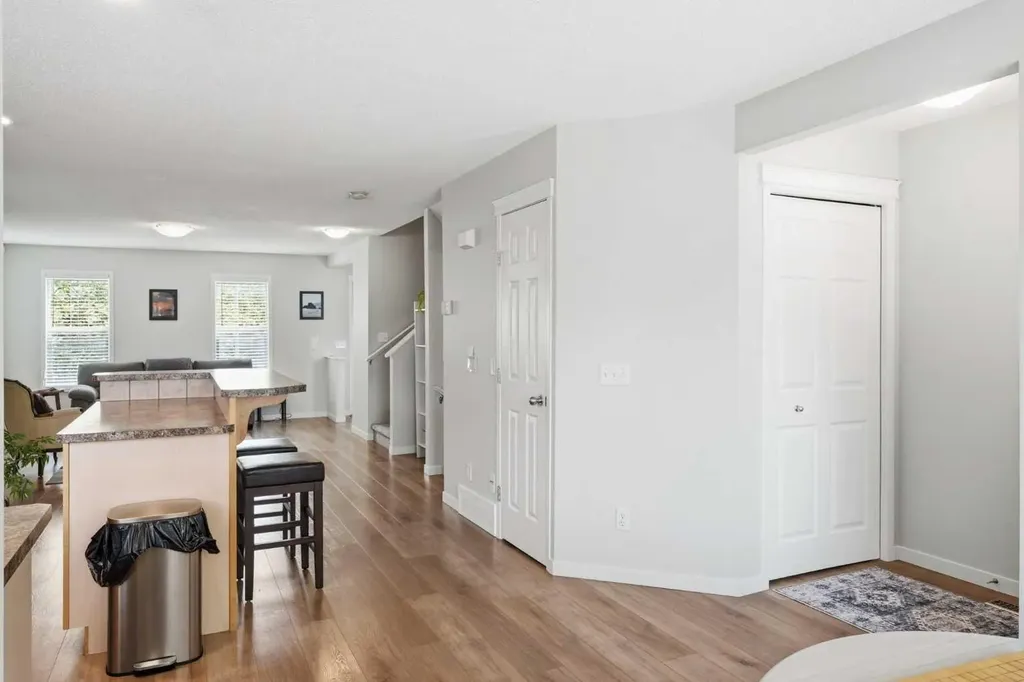 29 Copperfield Heath SE Calgary AB T2Z 4V2
