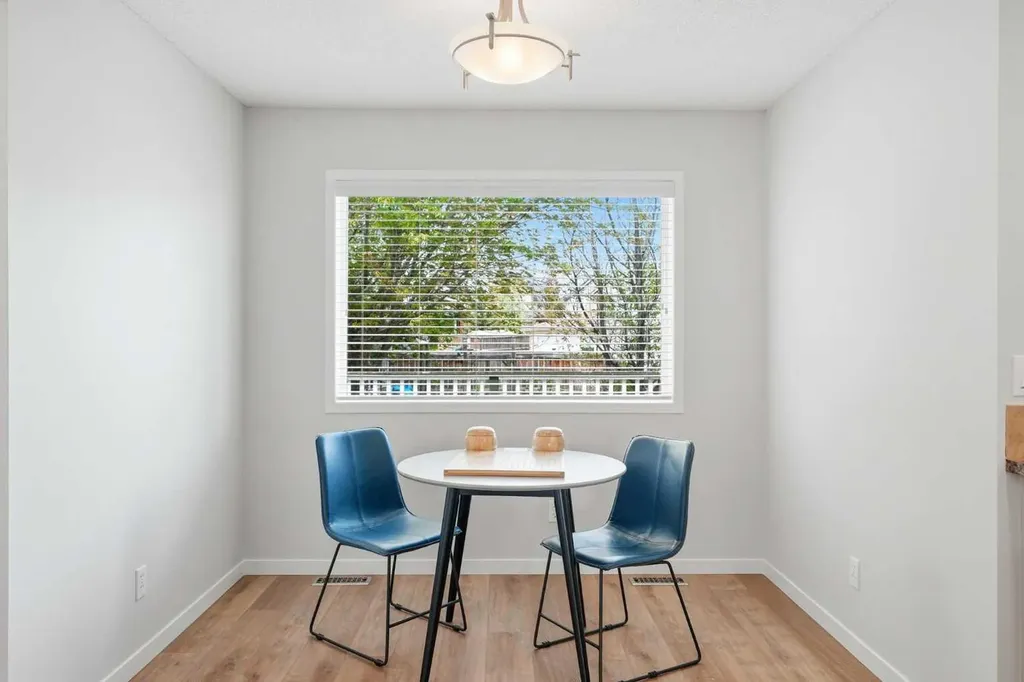 29 Copperfield Heath SE Calgary AB T2Z 4V2