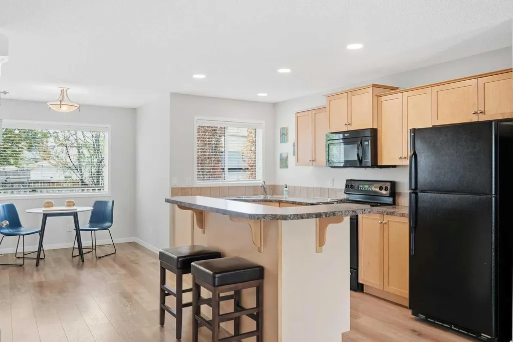 29 Copperfield Heath SE Calgary AB T2Z 4V2