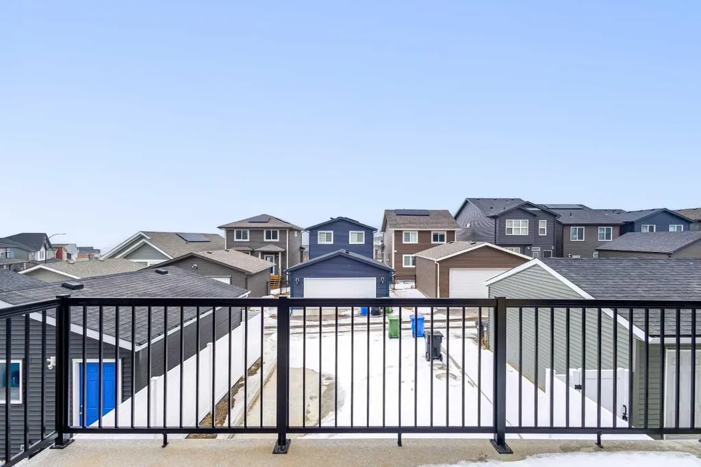 22 Edith Manor NW Calgary AB T3R 1Y7