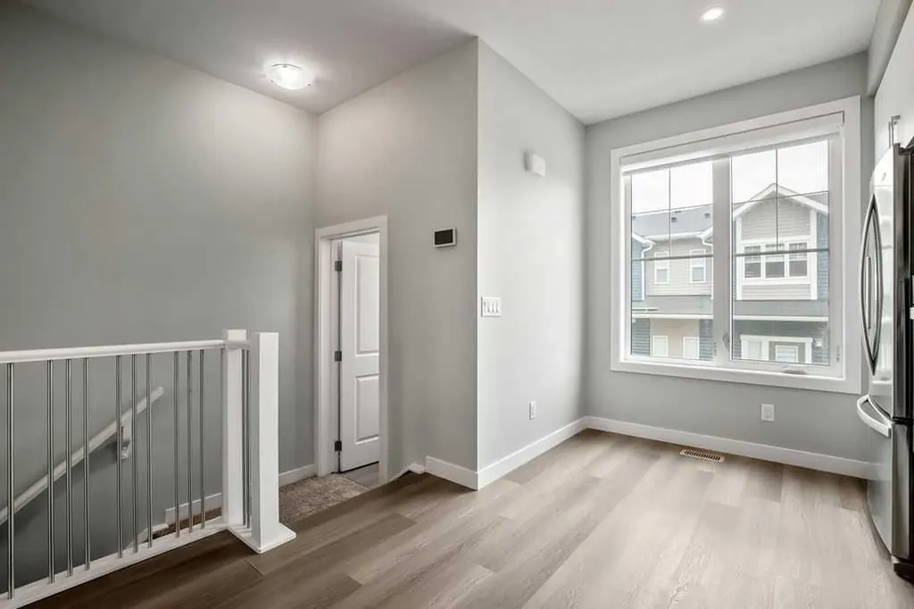 902 Sage Hill Grove NW Calgary AB T3R 2A2