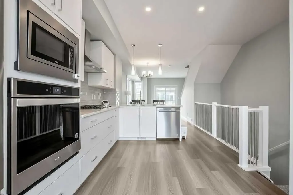 902 Sage Hill Grove NW Calgary AB T3R 2A2