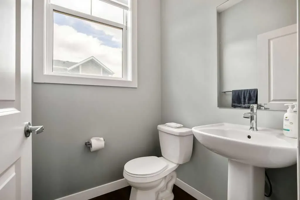902 Sage Hill Grove NW Calgary AB T3R 2A2