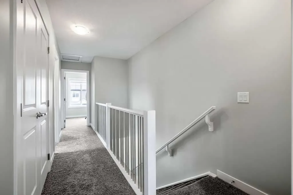 902 Sage Hill Grove NW Calgary AB T3R 2A2