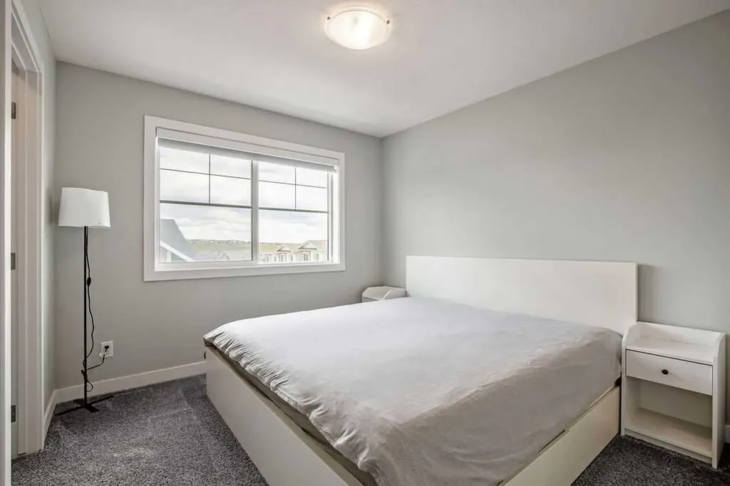 902 Sage Hill Grove NW Calgary AB T3R 2A2