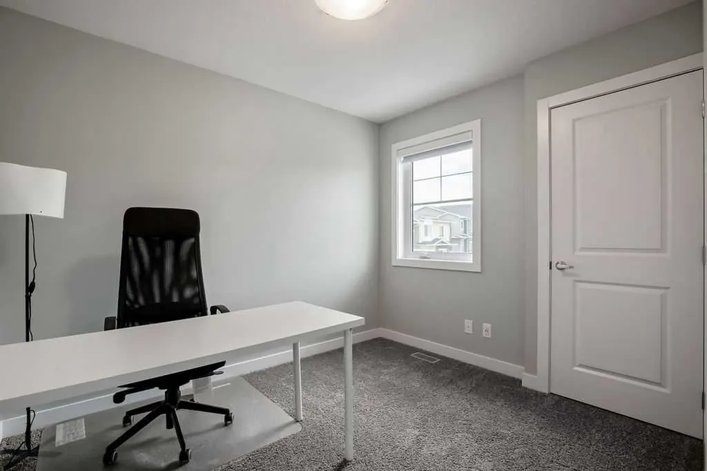 902 Sage Hill Grove NW Calgary AB T3R 2A2