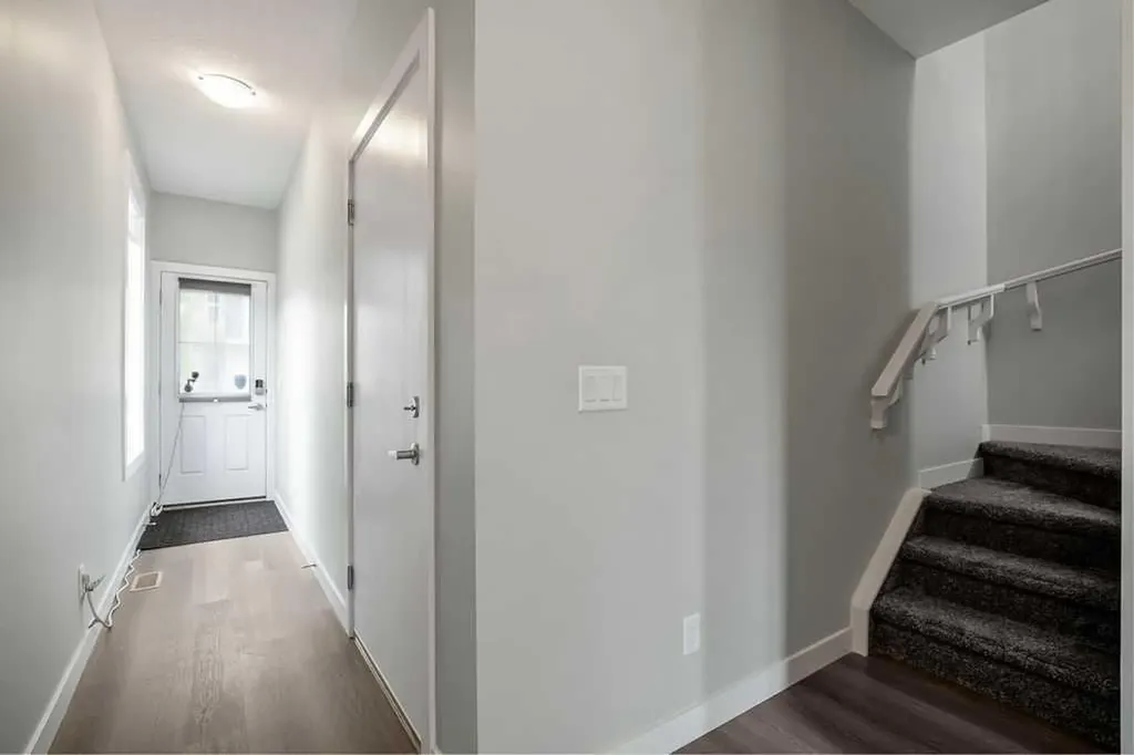 902 Sage Hill Grove NW Calgary AB T3R 2A2