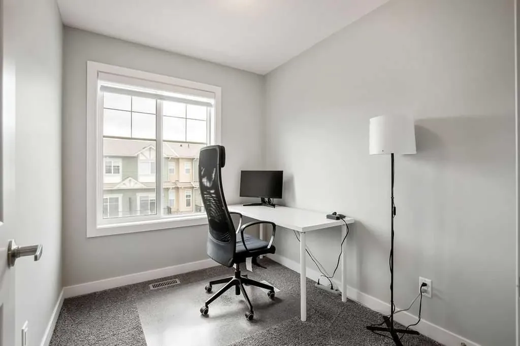 902 Sage Hill Grove NW Calgary AB T3R 2A2