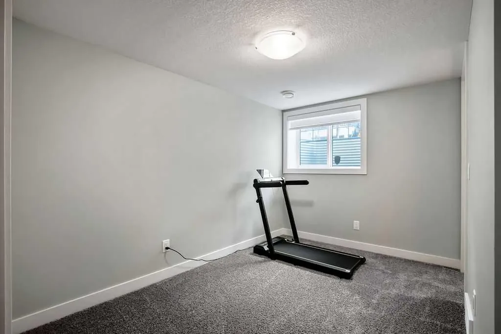 902 Sage Hill Grove NW Calgary AB T3R 2A2