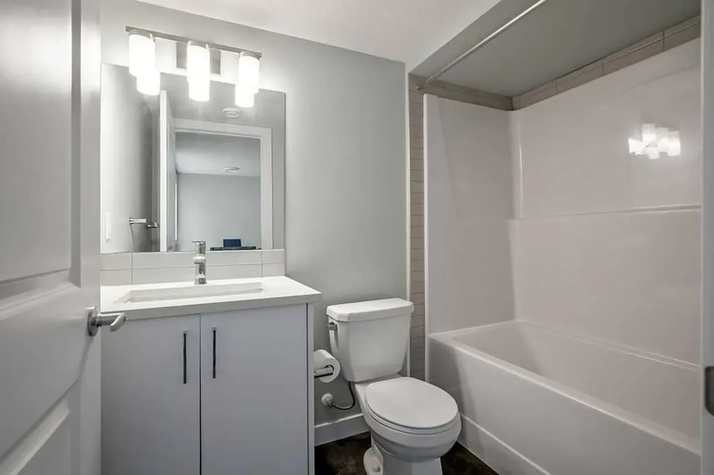 902 Sage Hill Grove NW Calgary AB T3R 2A2
