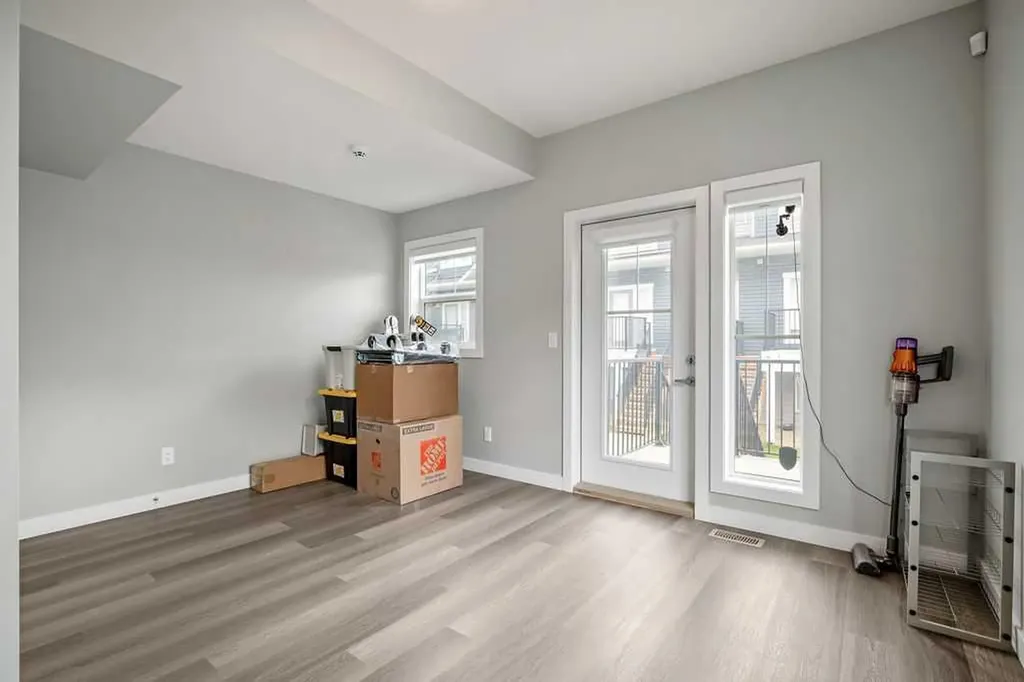902 Sage Hill Grove NW Calgary AB T3R 2A2