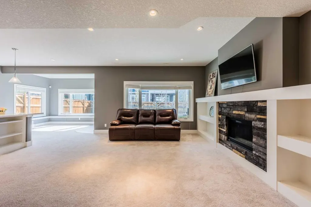 174 Aspen Vista Way SW Calgary AB T3H 0Y8