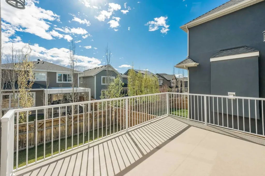 174 Aspen Vista Way SW Calgary AB T3H 0Y8