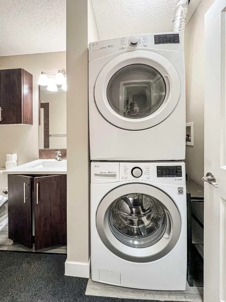 2727 28 Avenue SE Calgary AB T2B 0L4