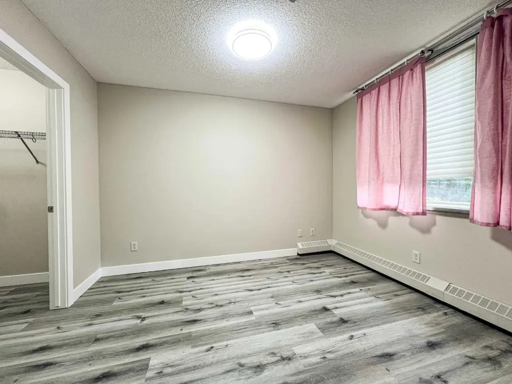 2727 28 Avenue SE Calgary AB T2B 0L4