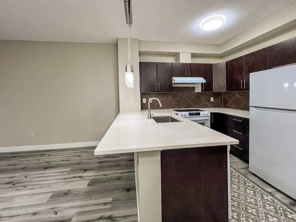 2727 28 Avenue SE Calgary AB T2B 0L4