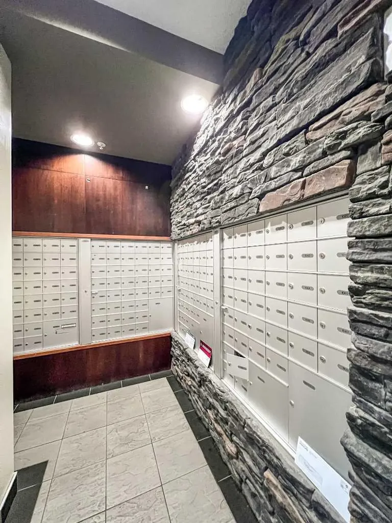 2727 28 Avenue SE Calgary AB T2B 0L4